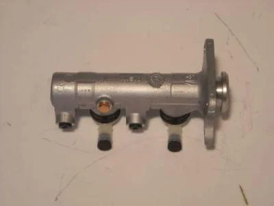 Цилиндр тормозной главный AISIN BMT004
