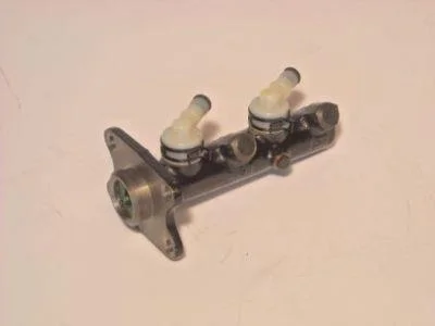 Цилиндр тормозной главный AISIN BMT016