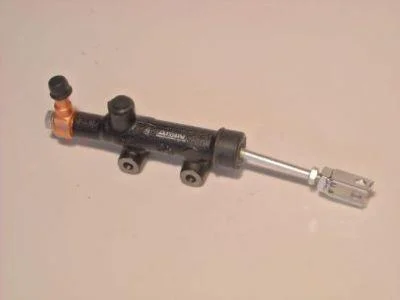 Цилиндр сцепления главный AISIN CMT042