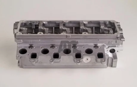 Головка блоку циліндрів VW Caddy 1.6TDI 10- AMC 908701