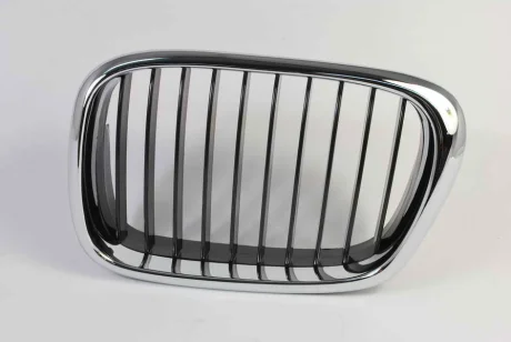 Решітка радіатора Лів передн (решітка радіатора, хром) BMW 5 (E39) 2.0-4.9 01.96-05.04 6502-07-00659911P BLIC 65020700659911P