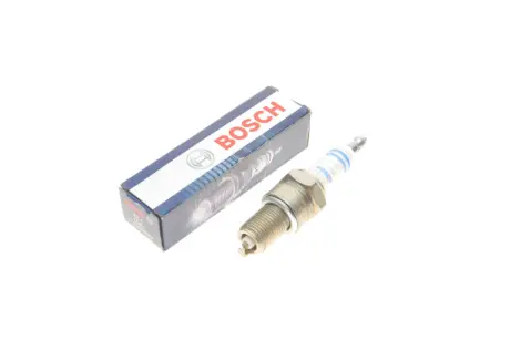 Свічка запалювання VW Caddy/Golf/Passat 1.6 -92/Audi 80/100 1.3-1.8 -87/Chevrolet Aveo 1.2 04-08 BOSCH 0 242 229 687