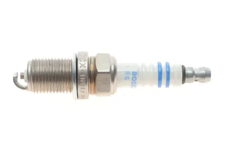 Свічка запалювання Toyota Camry 91-01 BOSCH 0 242 235 667