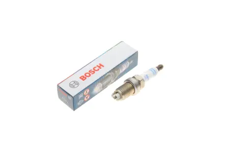Свічка запалювання VW T4/VW Caddy III/ Renault Kangoo/Audi A6 87- (Plus Yttrium) BOSCH 0 242 235 668