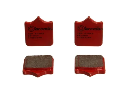 Склад передня синтетика - дорожнє використання 4 шт в к-ті BREMBO 07BB33SA
