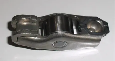 Коромисло клапану NISSAN/OPEL/RENAULTQashqai/Vivaro/Trafic 2.0DCi "05>> ="" FRECCIA RA06940
