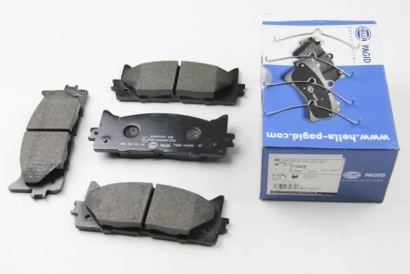 Колодки гальмівні дискові; передня вісь HELLA 8DB355012401