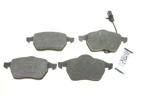 Колодки гальмівні (передні) Ford Galaxy 95-06/Seat Alhambra/VW Sharan 95-10 (+датчик) ICER 181384