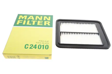 Фільтр повітряний двигуна HYUNDAI i10 1.1 G4HG -FILTER MANN C24010