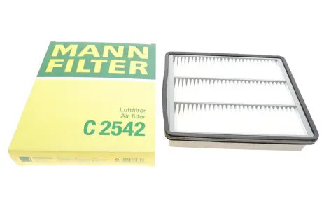 Фільтр повітряний Hyundai Terracan 2.5TD/2.9CRDI/3.5 V6 01-06 -FILTER MANN C 2542