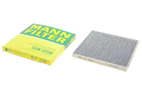 Фільтр салону Toyota Camry 01-05/Lexus ES/GX 01-09/RX 09-/Great Wall Hover M4 13- (вугільний) -FILTER MANN CUK 2226