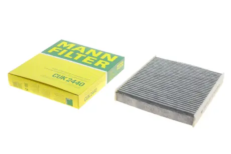 Фільтр салону Ford Focus 1.6i-2.0TDCI 04- (вугільний) -FILTER MANN CUK 2440
