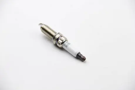 Свічка запалювання PEUGEOT / CITROEN Peugeot/Citroen 9802840180