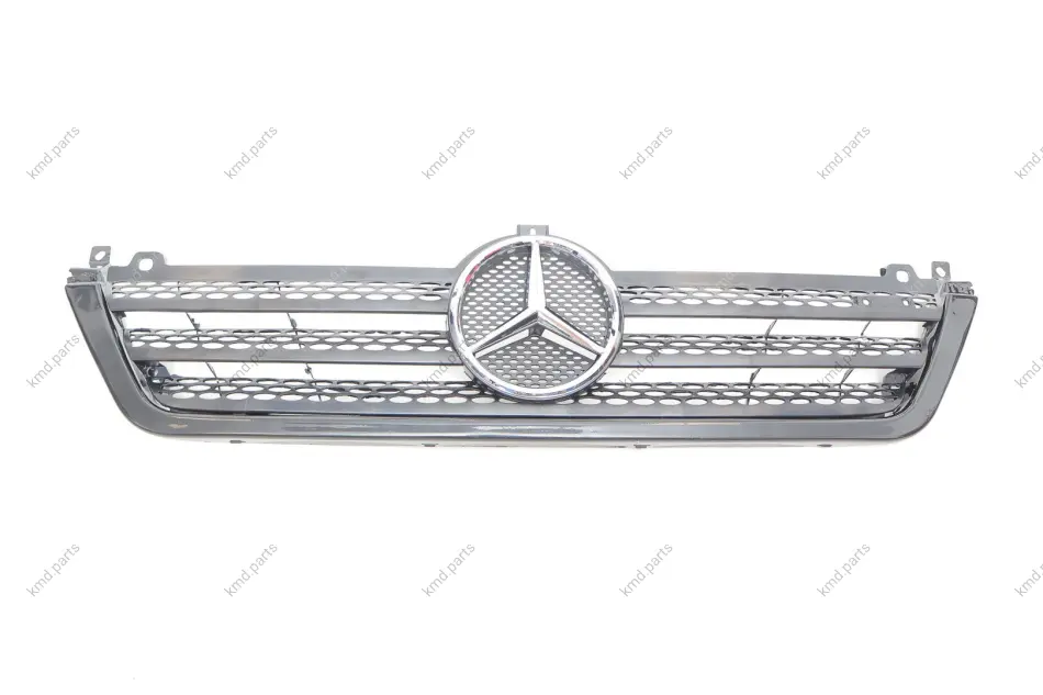 Решітка радіатора MB Sprinter CDI 03- (з посмішкою)(незначне пошкодження) ROTWEISS DSC_9018800385 (фото 1)