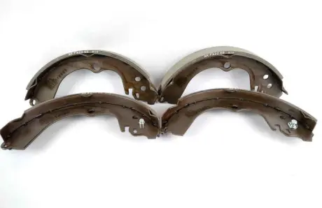 Колодки барабанного гальма SUBARU 26298AA040