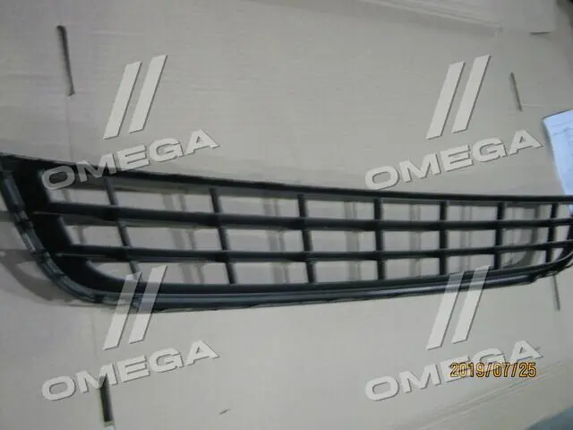 Решітка бампера пер. середня VW JETTA 11-14 TEMPEST 051 5747 910 (фото 1)