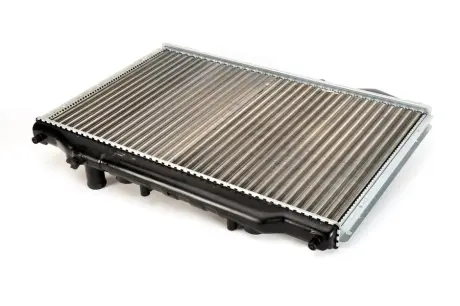 Радіатор двигуна THERMOTEC D73008TT
