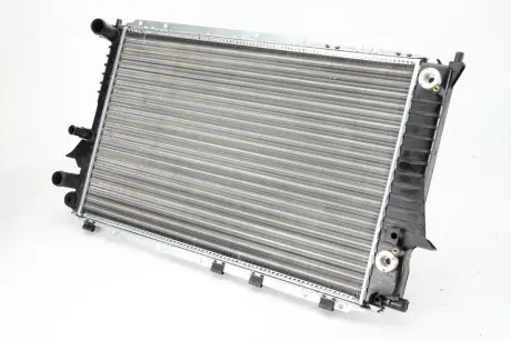 Радіатор двигуна THERMOTEC D7A016TT