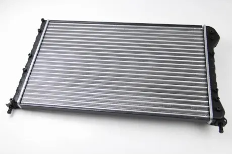 Радіатор двигуна THERMOTEC D7F021TT
