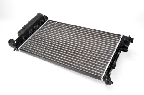 Радіатор двигуна THERMOTEC D7P018TT