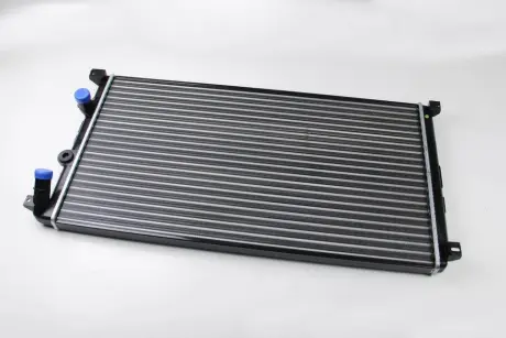 Радіатор двигуна THERMOTEC D7R011TT