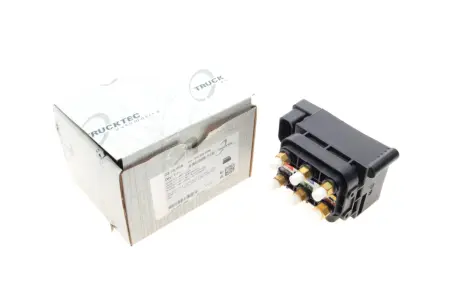 Клапан пневмопідвіски. MB S-class (W221) 05-13 AUTOMOTIVE TRUCKTEC 02.30.408