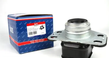 Подушка двигуна (R) Renault Kangoo 1.9D/1.4i/1.6i UCEL UC-EL 10470