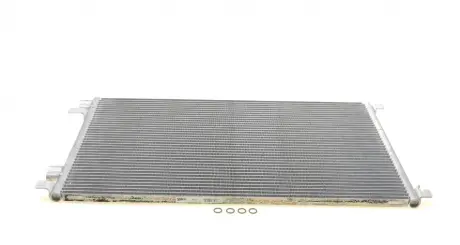 Конденсер кондіционера Valeo 817608